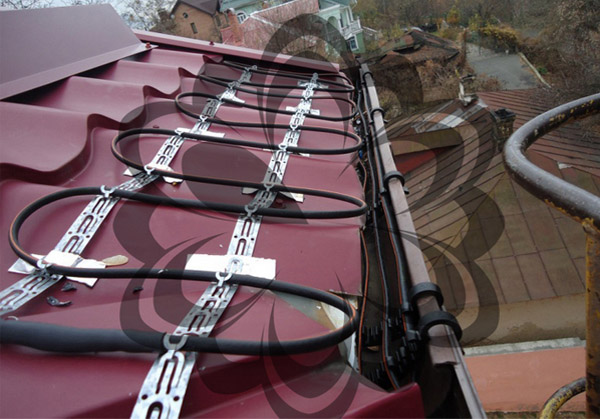 天溝融雪應(yīng)該選擇哪一種規(guī)格型號(hào)電伴熱帶？(圖1)