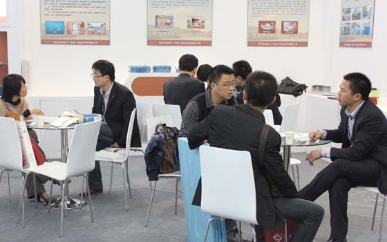 安邦集團參加中國（北京）國際供熱通風(fēng)空調(diào)、衛(wèi)生潔具及城建設(shè)備與技術(shù)展會現(xiàn)場(圖4)